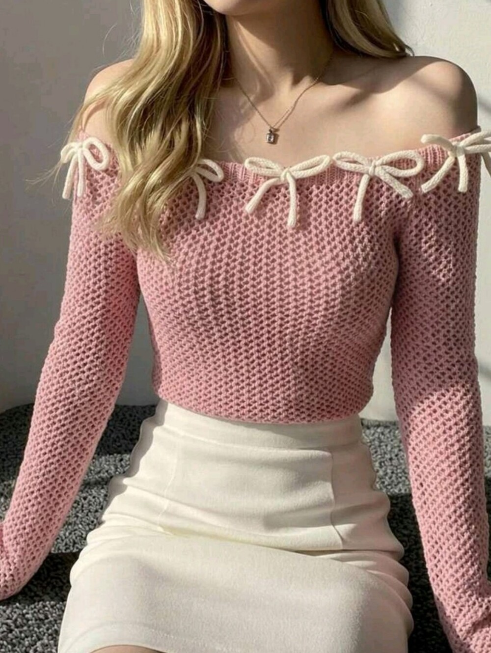 Women's Bow Contrast Color Fitted Square Neck Long Sleeve Hollow
